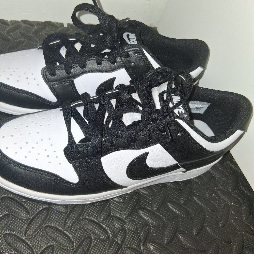 Nike dunk lows gs panda